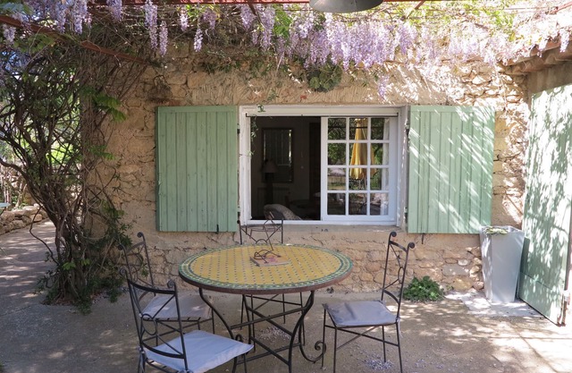 Stone house in the heart of the Luberon