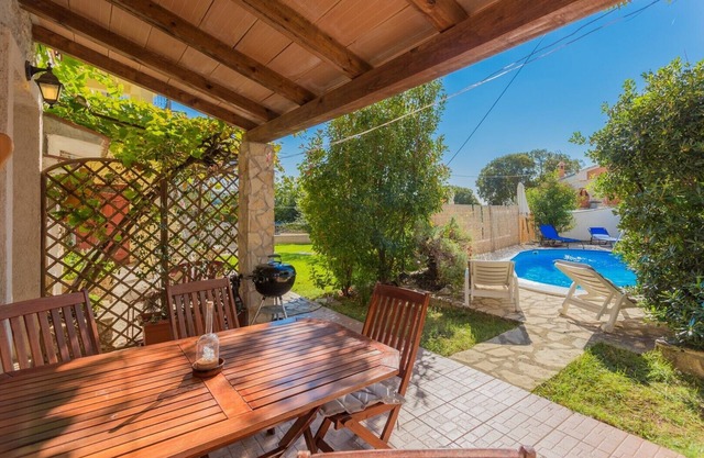 Istrian stone House Nera with Private pool, BBQ and Garden