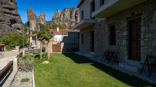 Stone Manor