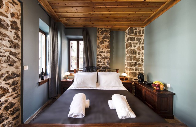 Stone Suites by White Hills