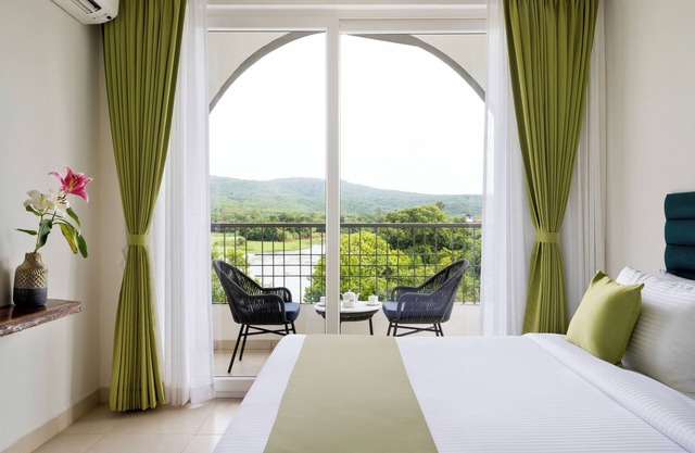 Stone Wood Hotel Amboli