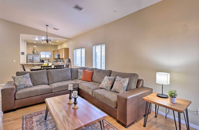 'Stonebridge River Home' in Gated Community!