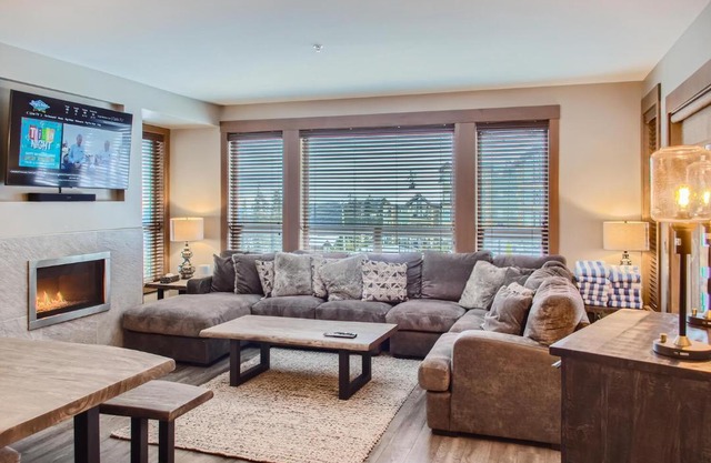 Stonegate Resort Unit B103