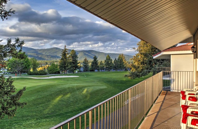 Acogedor condominio en el campo de golf StoneRidge con acceso a la piscina