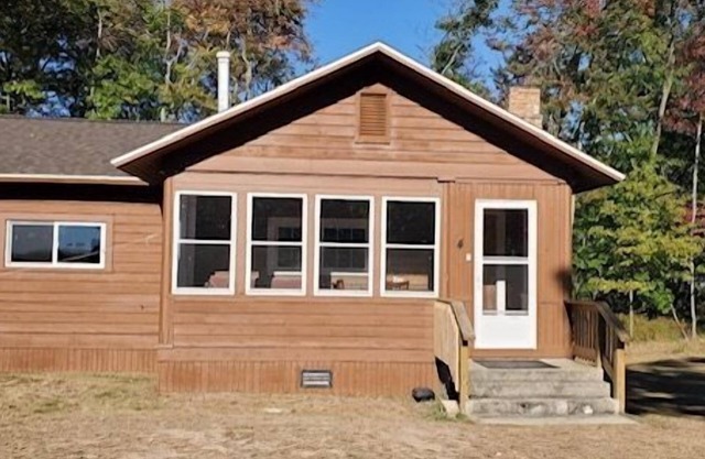 Stony Point: Experience the Beauty of Spring at this Cabin #4 by the Water