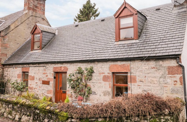 Stonywood Cottage, DRUMNADROCHIT, LOCH NESS