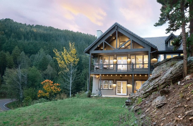 Wow View NewBuild Cabin/Luxe Saltwater Hot Tub/Walk to Trails/30min to Red Rocks