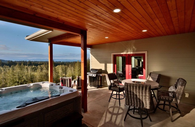 Strait to Forest- Family friendly w/ water views