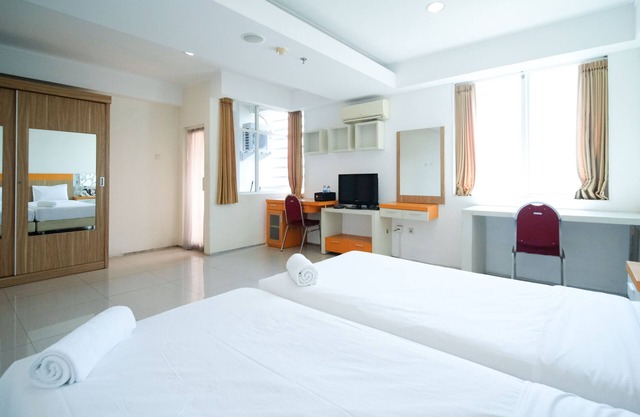 Strategic Studio Apartment At High Point Serviced