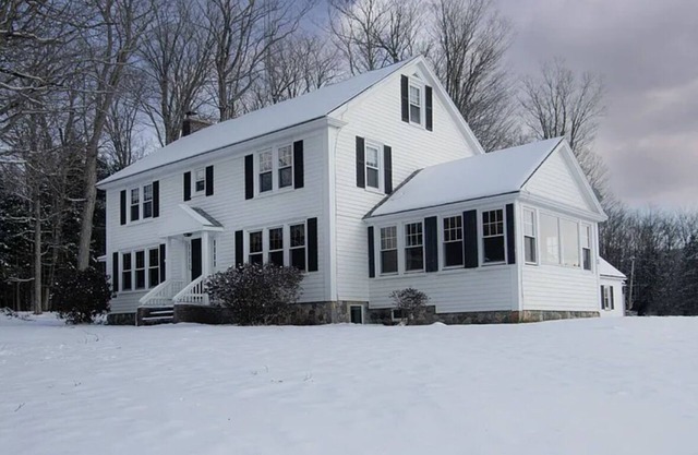 Stratton View Farmhouse + Guesthouse