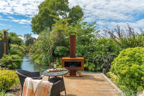 Streamside Flax Cabin - Waitahanui, Taupo