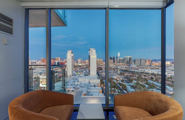 StripViewSuites at Palms Place
