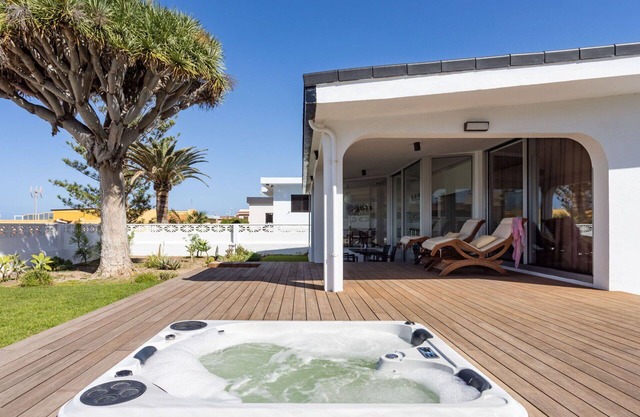 Preciosa casa de vacaciones privada con jacuzzi, WIFI, TV, terraza, vista panorámica, aparcamiento