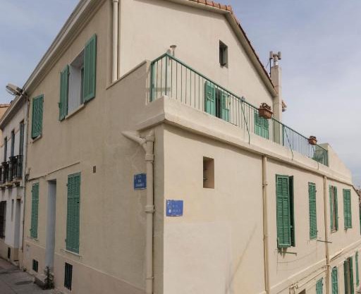 Stud terras Ville Corniche 2 pers stat gratuit rue Modif suivt possib et accord exclusif
