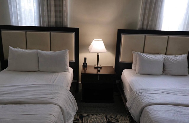 Studio 1070sq ft, enjoy Golfing, Shopping, Dining