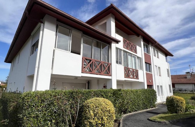Studio 2 personnes, terrasse fermée, animaux tolérés, proche parking – Cambo-les-Bains - FR-1-495-63