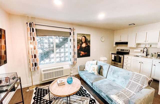 Studio #21 Modern Studio in OKC's Vibrant Midtown!