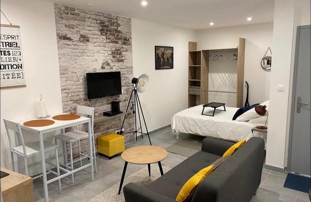 Studio 23m2 moderne hypercentre - Arènes à 2 min