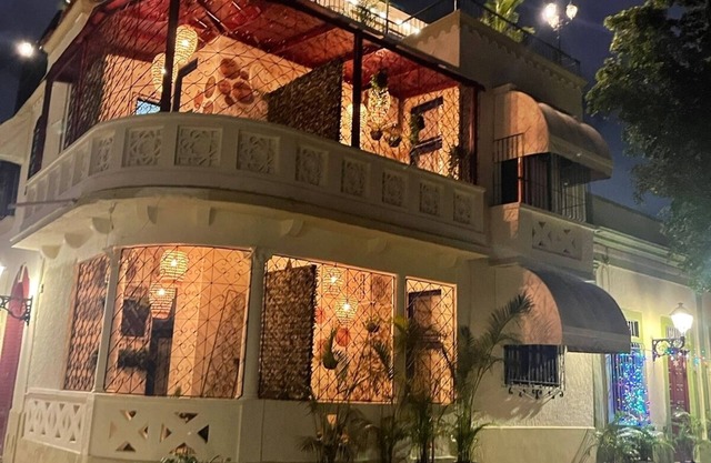 Studio 27 Colonial