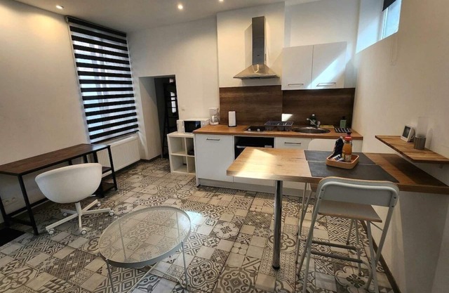 Estudio-Baño Privado-Clásico-Vista al Jardín-2