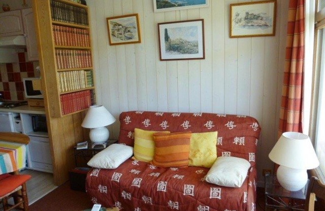 Studio 4 pers avec balcon, accès pistes, rés. avec ascenseur, parkings gratuits - FR-1-602-56