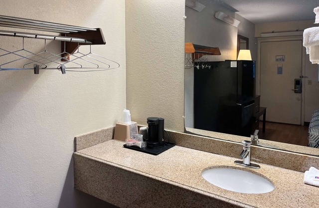Studio 6 Suites Shreveport, LA – Industrial Loop