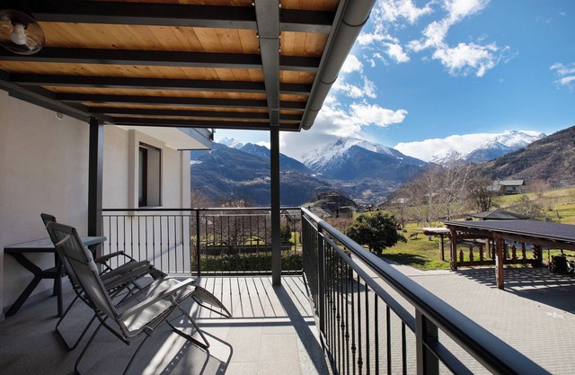 Estudio 'A4 Piano Rialzato' con vistas a la montaña, terraza privada y Wi-Fi