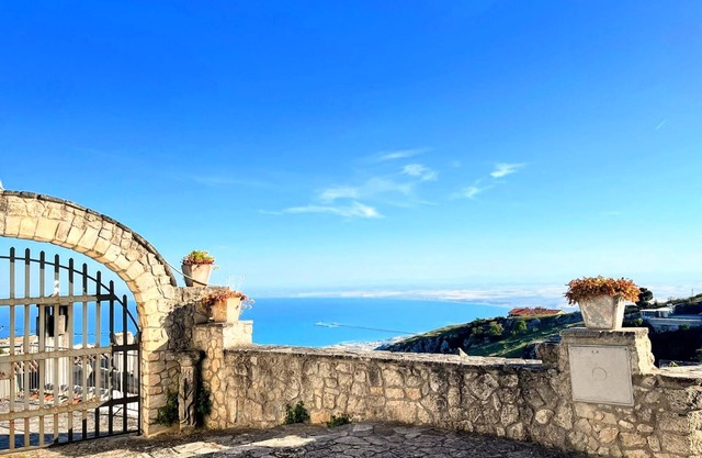 Estudio 'Al Torrione 1' con vistas al mar y aire acondicionado