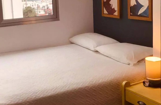 Studio apartment great location trendy area