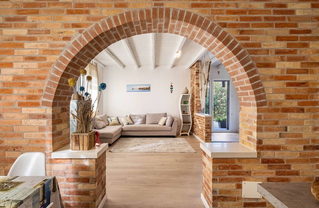 Apartamento estudio 'Appartamento Brussa Beach' con terraza privada, Wi-Fi y aire acondicionado