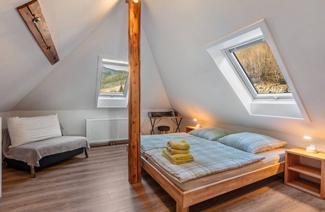 Estudio 'Dachgeschosswohnung' con terraza compartida, jardín compartido y Wi-Fi