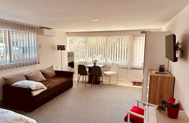 Studio Apartman Iovia place