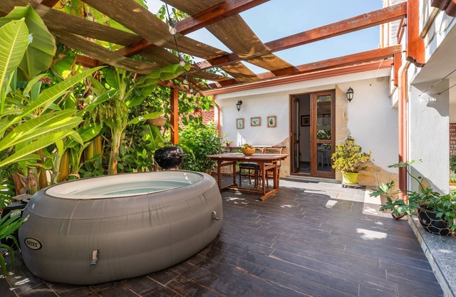 Studio Apartment 'Sa Domu De Jana' with Sea View, Wi-Fi and Air Conditioning