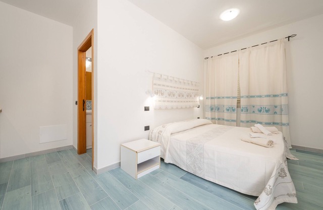 Apartamento estudio 'Villa Erica Appartamento Erica' con vistas a la montaña y aire acondicionado