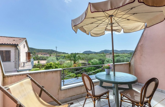 Apartamento estudio 'Monolocale Dolores' con piscina compartida, Wi-Fi y aire acondicionado