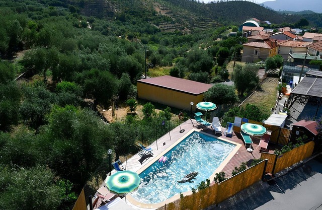Estudio 'Gli Angeli Nonna Erminia E Vittorio' con piscina compartida, Wi-Fi y aire acondicionado