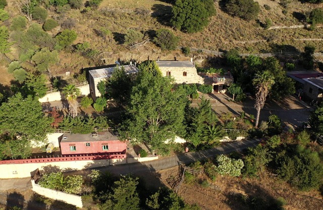 Apartamento estudio 'Akros Oreon Lapatho' con vistas a la montaña, terraza privada y Wi-Fi