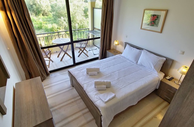 Apartamento estudio 'Alexandra Studio 10' con balcón privado y Wi-Fi