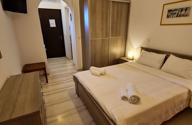 Apartamento estudio 'Alexandra Studio 3' con balcón privado y Wi-Fi