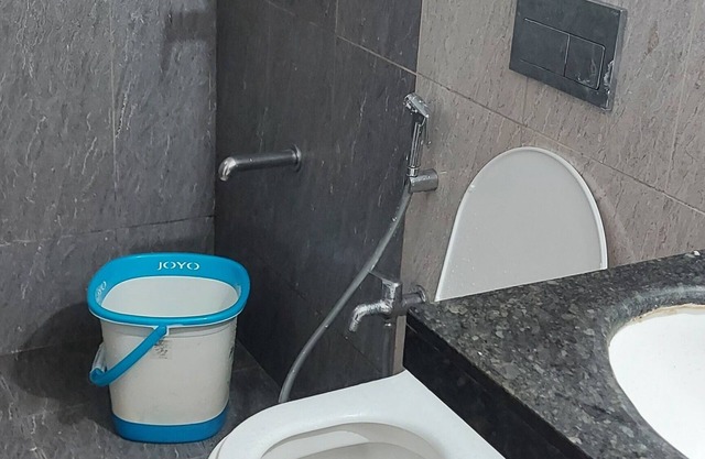 Studio Apartment in Kharadi.. cozy apartment in enjoyable Pune with WiFi, AC