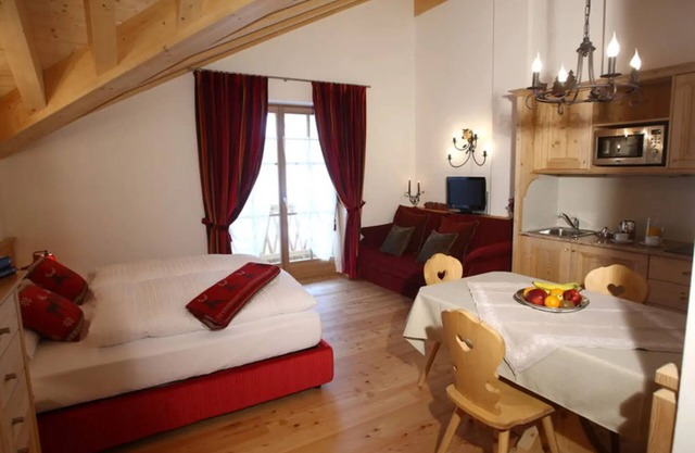 Apartamento estudio 'Mono 2 -Sottoguda' con vistas a la montaña, jardín compartido y Wi-Fi