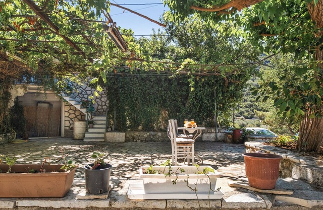 Apartamento estudio 'Kerkis Standard' con vistas a la montaña, Wi-Fi y aire acondicionado.