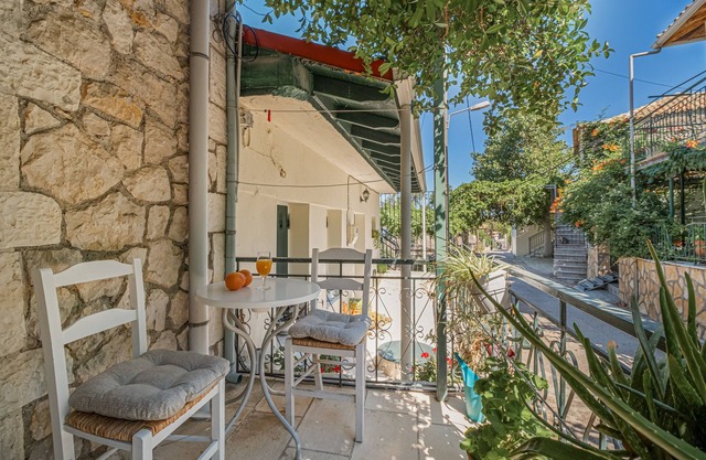 Apartamento estudio 'Kerkis Mountain View' con vistas a la montaña, Wi-Fi y aire acondicionado.