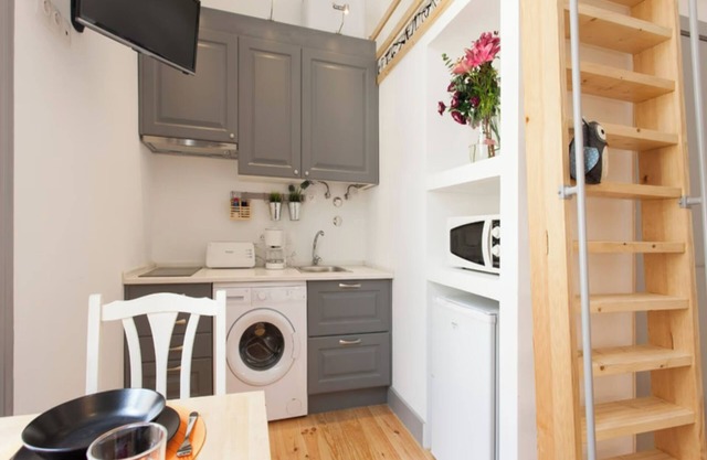 Studio Apartment Located Central Lisbon