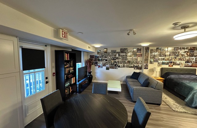 Studio Apartment on Historic Main Street Unionville!