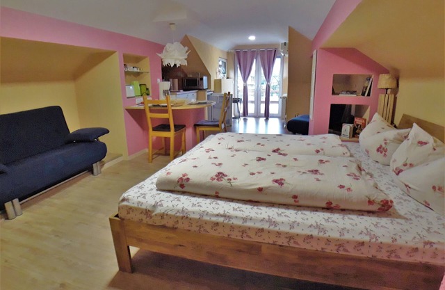 Apartamento estudio 'Romantisches Studio Mit Dachterasse' con vistas a la montaña y Wi-Fi