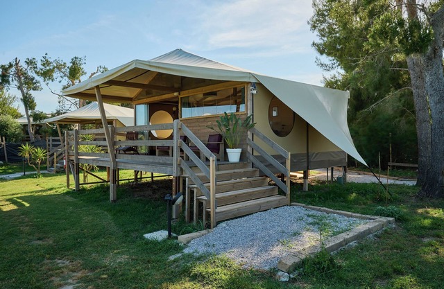 Estudio Apartamento 'Suite Glamping Vicino Al Mare' con Terraza Privada y Wi-Fi