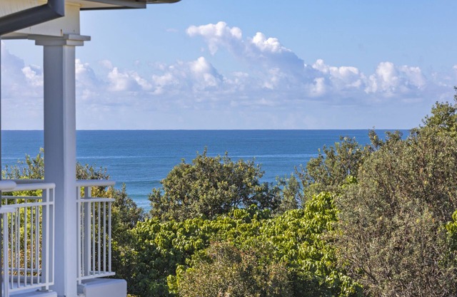 Studio Apartment with Partial Ocean View + WIFI