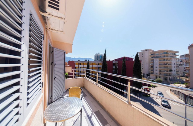 Studio Apt for 3 w/ Balcony – Walking Distance to Beach No. 8