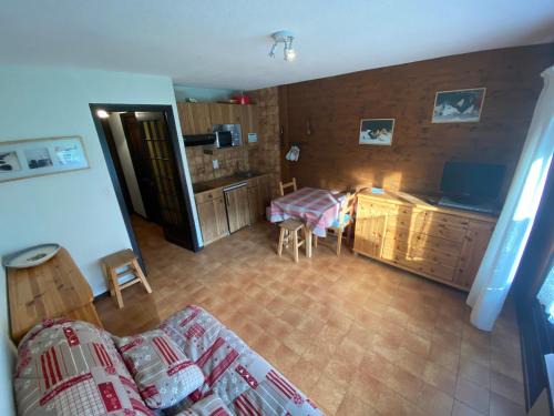 Studio au pied des pistes avec balcon exposé Sud et parking – Animaux admis - FR-1-692-67